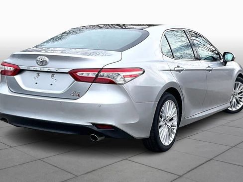 Used 2018 Toyota Camry XLE image 13