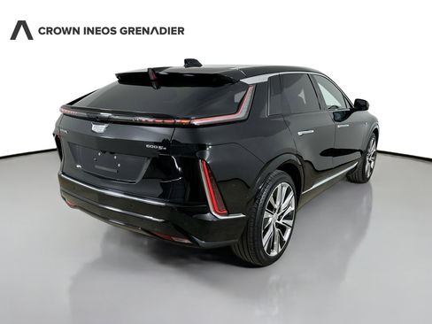 Used 2024 Cadillac Lyriq Luxury w/ LPO, Floor Liner Package AWD/4WD image 5