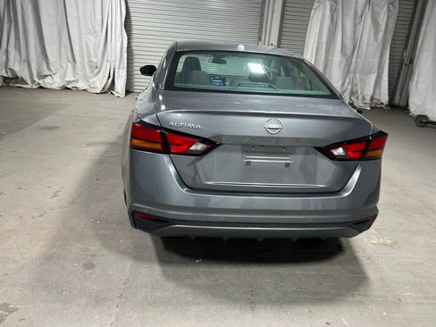 Used 2025 Nissan Altima 2.5 SV FWD image 6