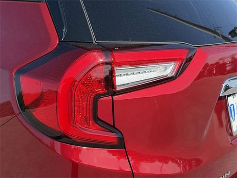 Used 2022 GMC Terrain Denali w/ Denali Premium Package image 9