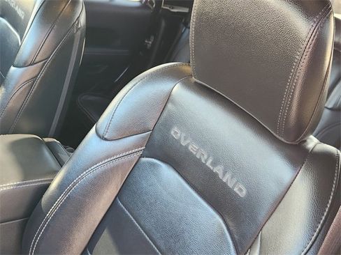 Used 2021 Jeep Gladiator Overland image 24