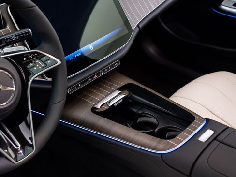 New 2026 Mercedes-Benz E 350 4MATIC Sedan image 12