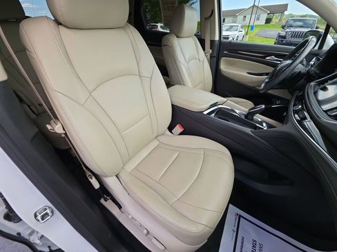 Used 2021 Buick Enclave Premium w/ Sun and Sites Package image 26