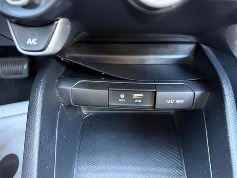 Used 2019 Kia Rio S image 27