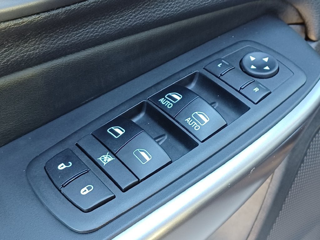 Used 2019 Jeep Cherokee Limited AWD/4WD image 8
