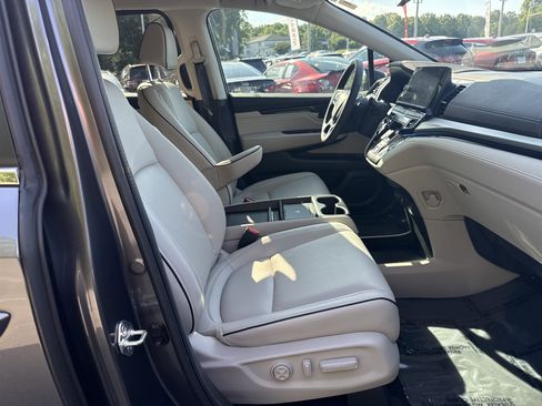 Used 2025 Honda Odyssey Touring image 19