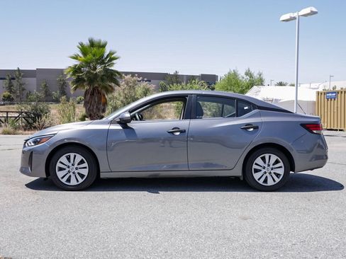 Used 2024 Nissan Sentra S FWD image 7