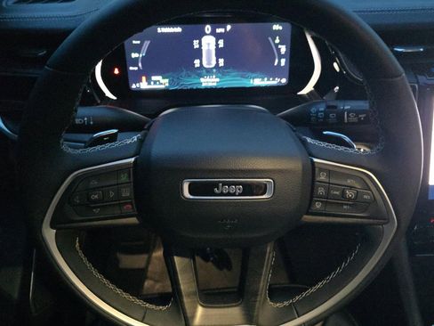 Used 2023 Jeep Grand Cherokee 4WD 4xe image 8