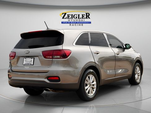 Used 2019 Kia Sorento FWD V6 image 7