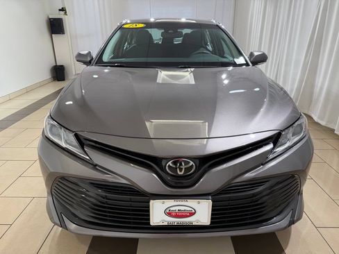 Used 2018 Toyota Camry LE w/ Convenience Package FWD image 8