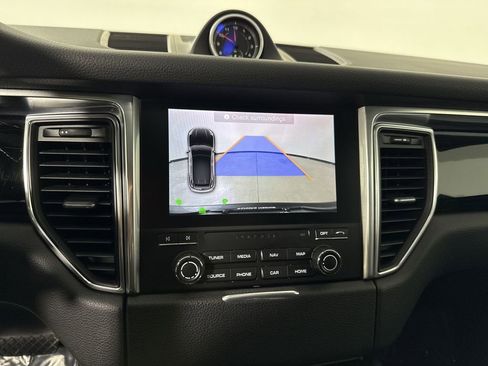 Certified 2017 Porsche Macan AWD/4WD image 30