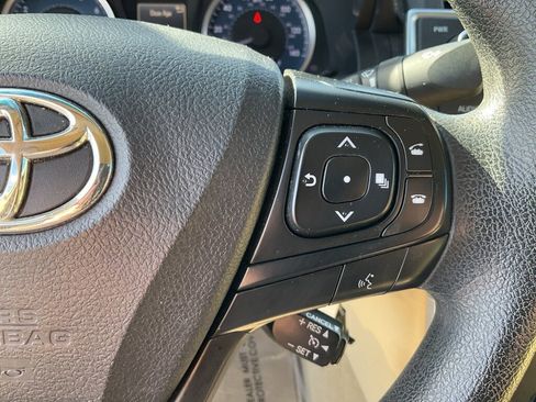 Used 2016 Toyota Camry LE image 9