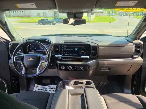 Used 2022 Chevrolet Silverado 1500 LT AWD/4WD image 13