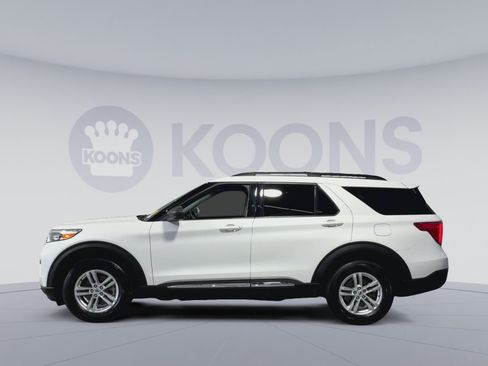 Used 2023 Ford Explorer XLT AWD/4WD image 7