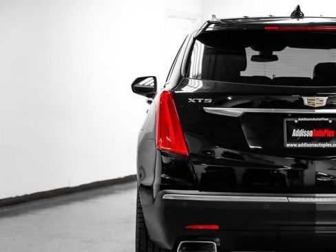 Used 2019 Cadillac XT5 Premium Luxury w/ Advanced Security Package FWD image 40