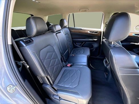 Used 2024 Volkswagen Atlas SE image 23