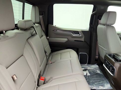 Used 2025 Chevrolet Silverado 1500 LTZ w/ LTZ Premium Package image 23