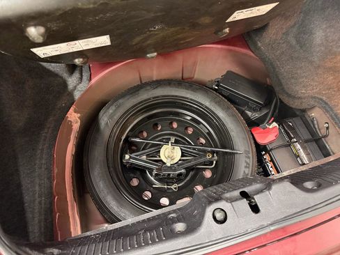 Used 2004 Ford Thunderbird RWD image 23