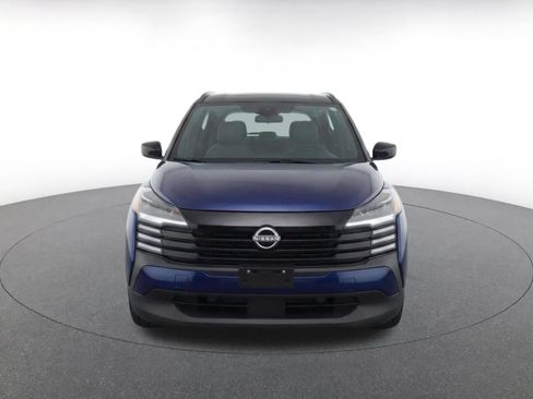 Used 2025 Nissan Kicks SV FWD image 2