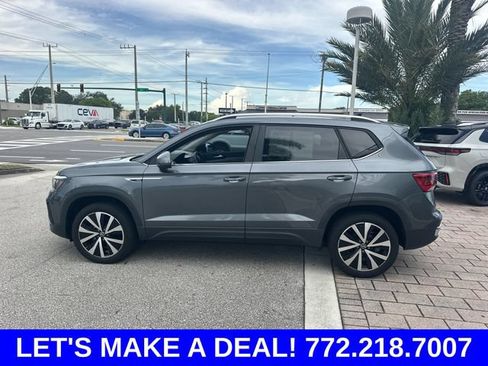 Certified 2023 Volkswagen Taos SE w/ Panoramic Sunroof Package FWD image 12
