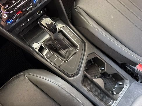 Used 2023 Volkswagen Tiguan SE FWD image 25