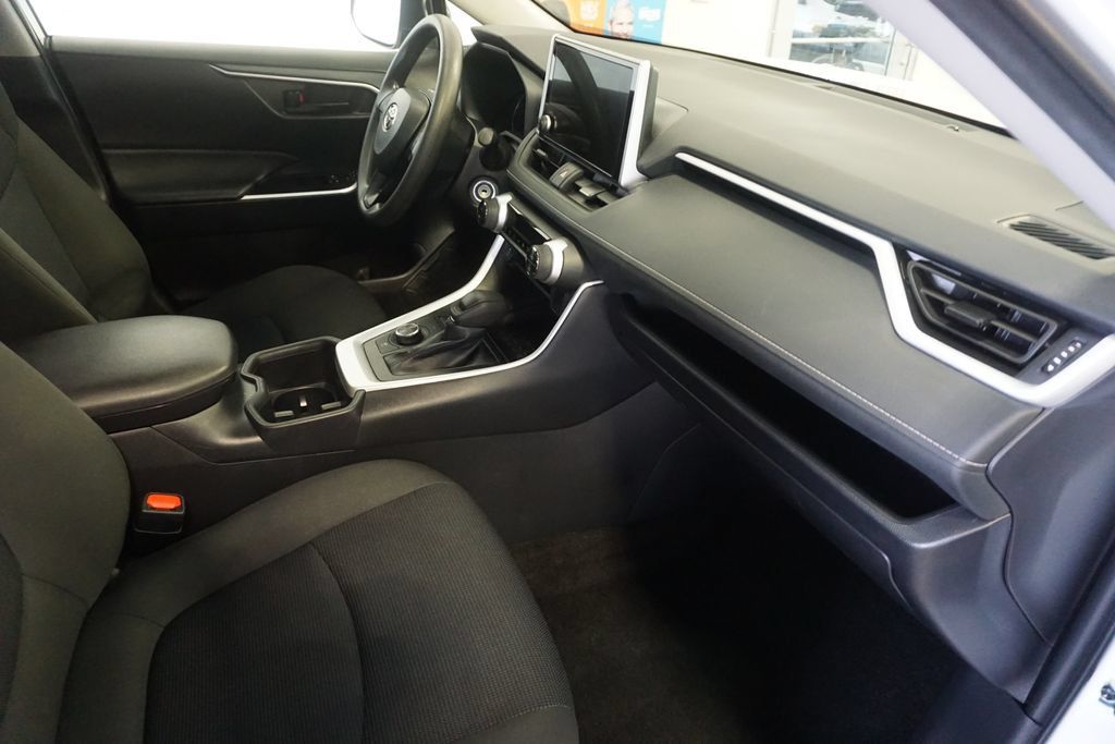 Certified 2025 Toyota RAV4 LE AWD/4WD image 23