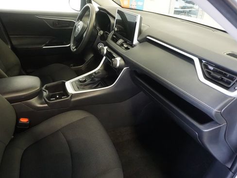 Used 2025 Toyota RAV4 LE AWD/4WD image 23