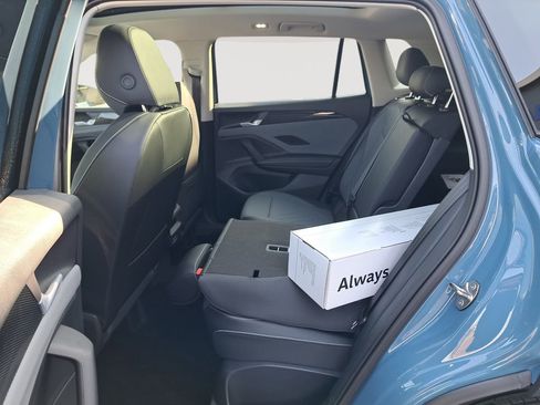 New 2025 Volkswagen Tiguan SE AWD/4WD image 19