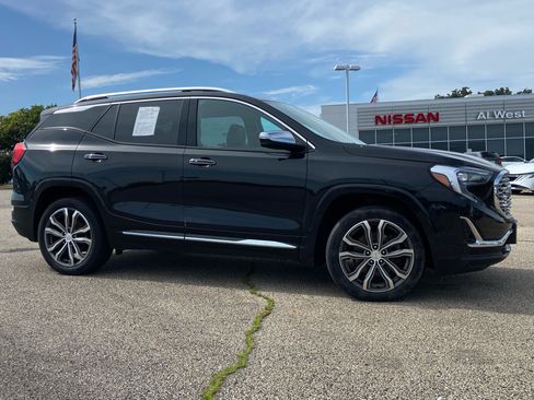 Used 2019 GMC Terrain Denali w/ Comfort Package AWD/4WD image 1
