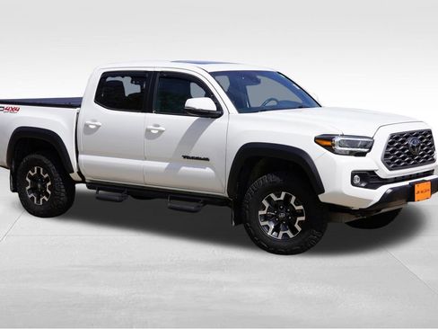 Used 2023 Toyota Tacoma TRD Off-Road w/ TRD Premium Off Road Package AWD/4WD image 2