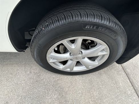 Used 2009 Nissan Rogue SL w/ Premium Pkg FWD image 28