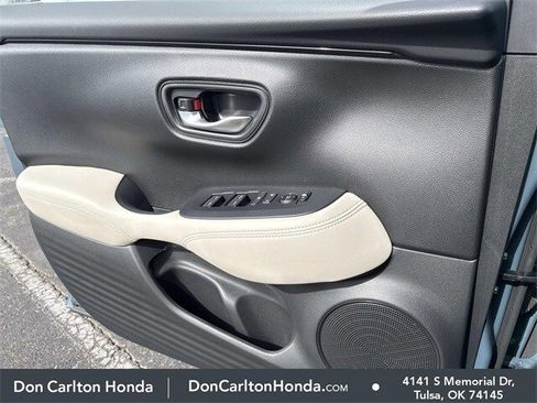 Used 2025 Honda HR-V LX image 12