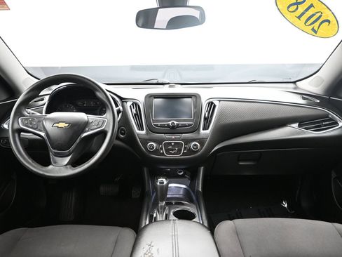 Used 2018 Chevrolet Malibu LT FWD image 19