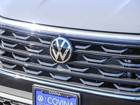 New 2026 Volkswagen Atlas Cross Sport SE image 10