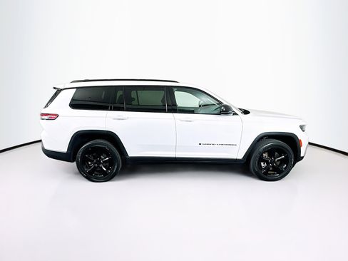 Used 2023 Jeep Grand Cherokee L Laredo image 10