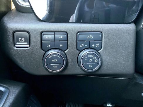 Used 2022 Chevrolet Silverado 1500 RST w/ Texas Edition Plus AWD/4WD image 35