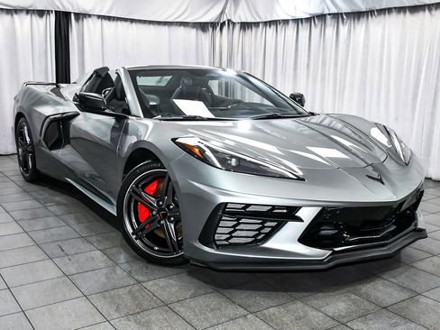 Used 2024 Chevrolet Corvette Stingray Preferred Conv w/ Z51 Performance Package RWD image 3