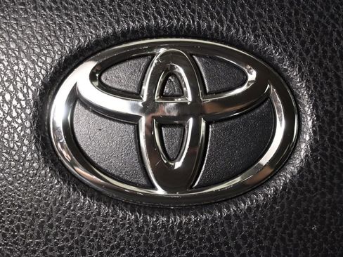 Used 2014 Toyota Corolla S image 32