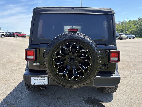 Used 2018 Jeep Wrangler Unlimited Sport S AWD/4WD image 4