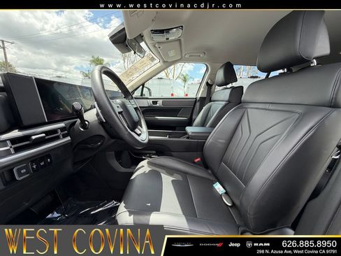Used 2025 Hyundai Santa Fe SEL AWD/4WD image 9