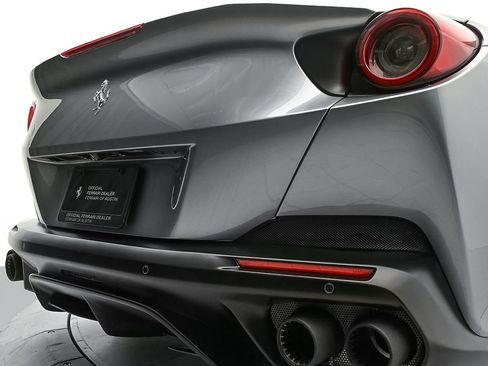 Used 2019 Ferrari Portofino RWD image 26