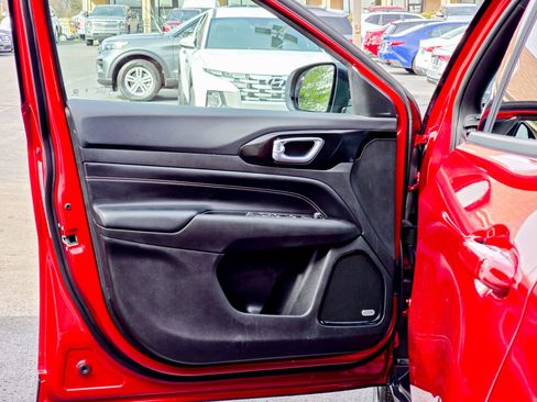 Used 2024 Jeep Compass Latitude w/ Sun and Sound Group image 24