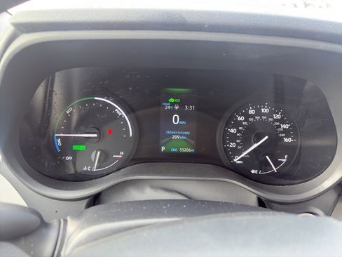 Used 2024 Toyota Sienna LE image 16