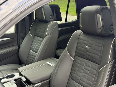 New 2026 Cadillac Escalade V w/ LPO, ONYX Package AWD/4WD image 18