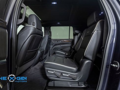 Used 2022 Cadillac Escalade ESV Premium Luxury image 28