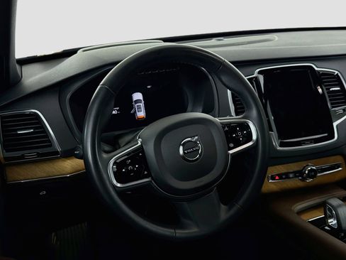 Used 2023 Volvo XC90 B5 Plus w/ Protection Package Premier AWD/4WD image 18
