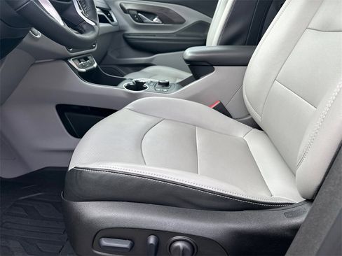 Used 2023 GMC Terrain SLT w/ Tech Package image 10