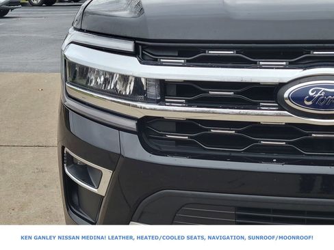 Used 2023 Ford Expedition Limited image 9