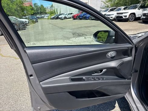 Used 2023 Hyundai Elantra SEL w/ Convenience Package FWD image 30