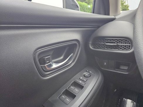 New 2027 Honda HR-V LX image 32